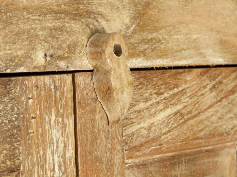 kleiderschrank-patina-flurmoebel-vollmassiv-mango54e6934a9d338.jpg